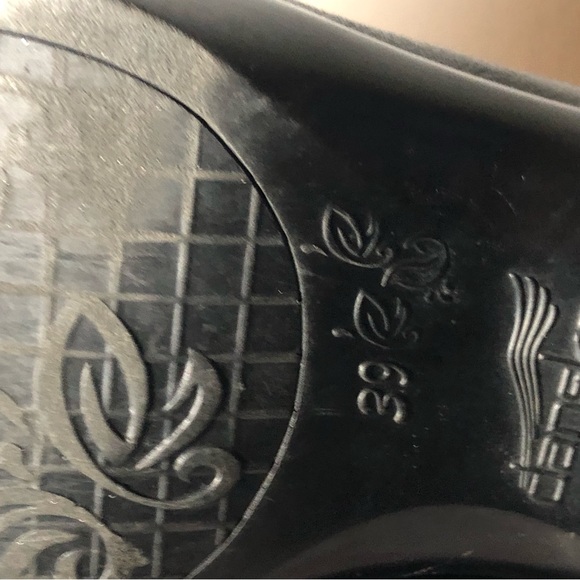 Dansko Women's Black Suede 2 1/2" Full Zip heel Boots size 8 USA 39 Euro - Picture 9 of 9